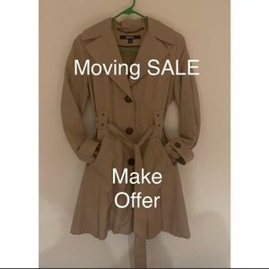 Beautiful Women’s XS DKNY Khaki Trench
